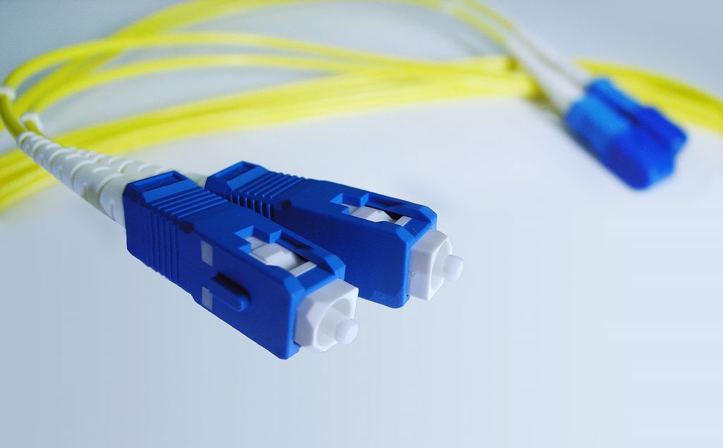光ファイバーコネクタ 通信線路設備
